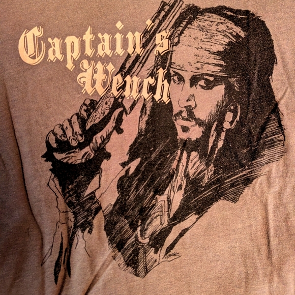 🏴☠️ Vintage Hot Topic Pirates of the Caribbean Tee (Size Small) 🦜 - Picture 1 of 7